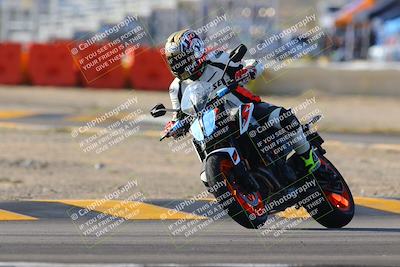 media/Dec-18-2022-SoCal Trackdays (Sun) [[8099a50955]]/Turn 2 (950am)/